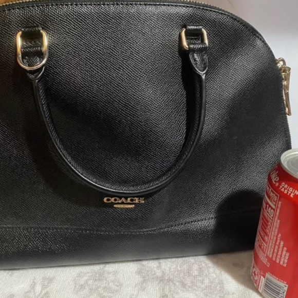 Black Coach handbag - Picture 4 of 5